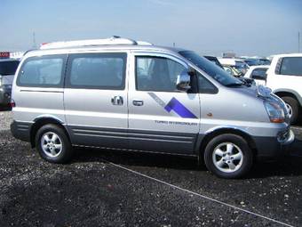 2004 Hyundai Starex Photos