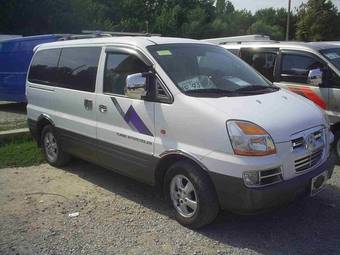 2004 Hyundai Starex Photos