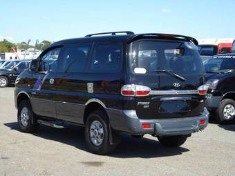 2004 Hyundai Starex Photos