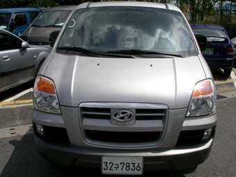 2005 Hyundai Starex Photos