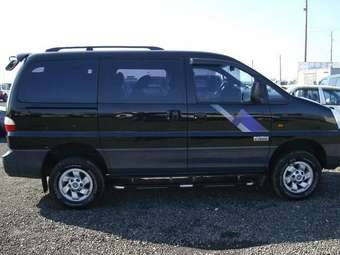 2005 Hyundai Starex Photos