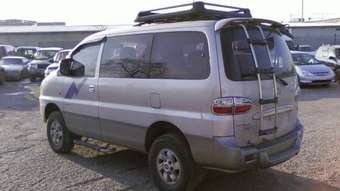 2005 Hyundai Starex Photos