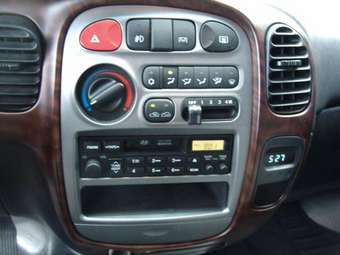 2005 Hyundai Starex Photos