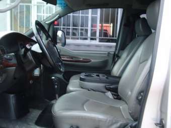 2005 Hyundai Starex Photos