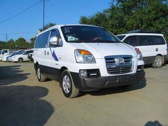 2005 Hyundai Starex Photos