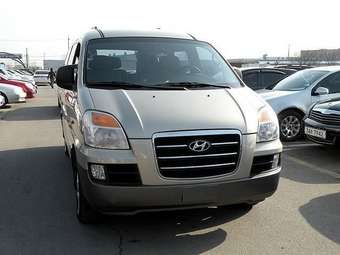 2005 Hyundai Starex Photos