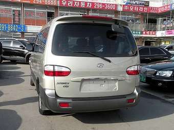 2005 Hyundai Starex Photos