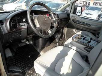 2005 Hyundai Starex Photos