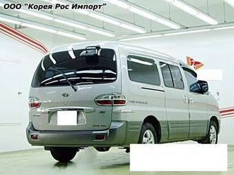 2005 Hyundai Starex Photos