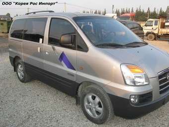 2005 Hyundai Starex Photos