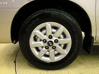 2005 Hyundai Starex Images