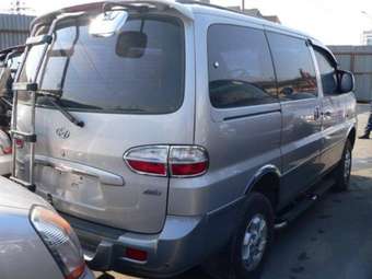 2005 Hyundai Starex Photos