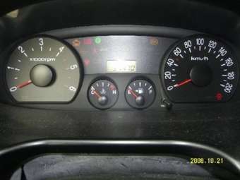 2005 Hyundai Starex Photos