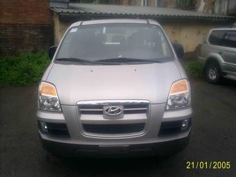 2005 Hyundai Starex Photos