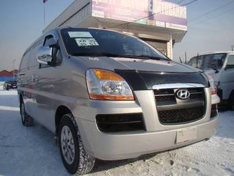 2005 Hyundai Starex Photos