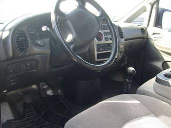 2005 Hyundai Starex Photos