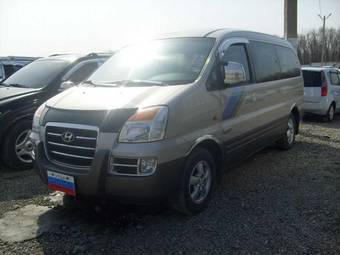2005 Hyundai Starex Photos