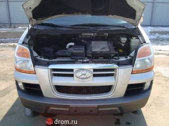 2005 Hyundai Starex Images