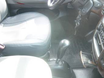 2005 Hyundai Starex Photos