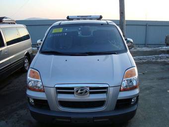 2005 Hyundai Starex Photos