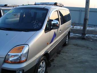 2005 Hyundai Starex Photos