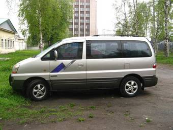 2005 Hyundai Starex Pictures