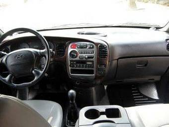 2005 Hyundai Starex Photos