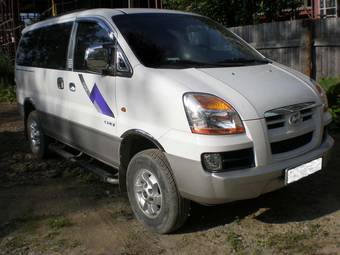 2005 Hyundai Starex Pics