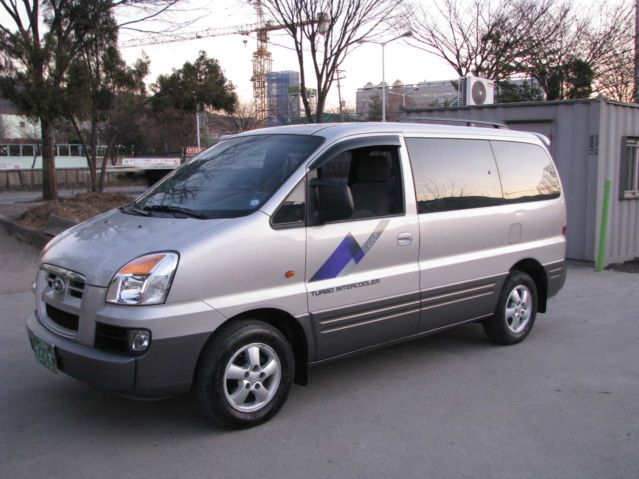 2005 Hyundai Starex