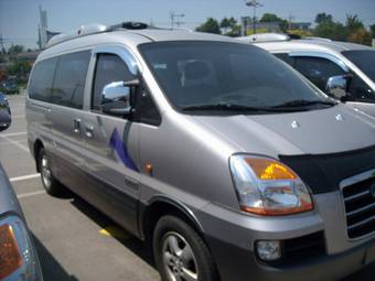 2005 Hyundai Starex Photos