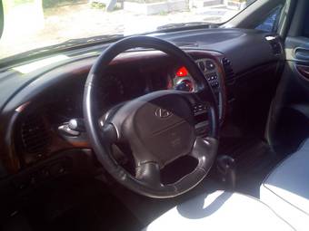 2005 Hyundai Starex Photos