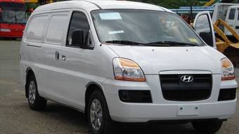 2005 Hyundai Starex Photos