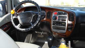 2005 Hyundai Starex Photos