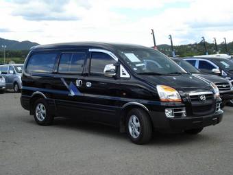 2005 Hyundai Starex Photos