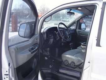 2006 Hyundai Starex Photos