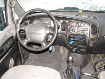 2006 Hyundai Starex Photos