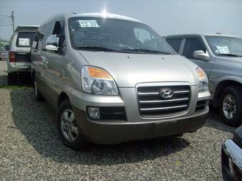 2006 Hyundai Starex Photos