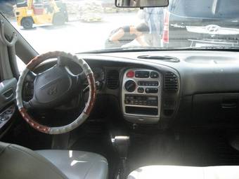 2006 Hyundai Starex Photos