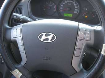 2007 Hyundai Starex Images