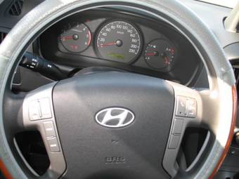 2008 Hyundai Starex Pics