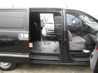 2008 Hyundai Starex Images