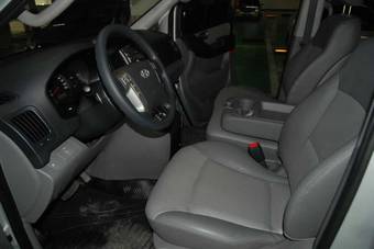 2008 Hyundai Starex Images