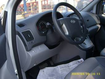 2008 Hyundai Starex Images