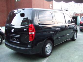 2008 Hyundai Starex Images