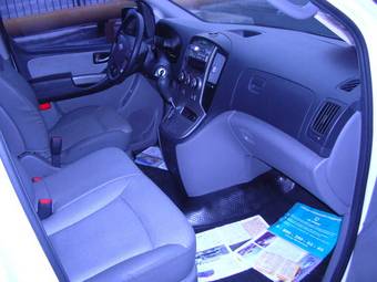 2008 Hyundai Starex Photos