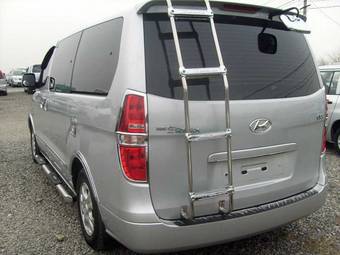 2008 Hyundai Starex Images