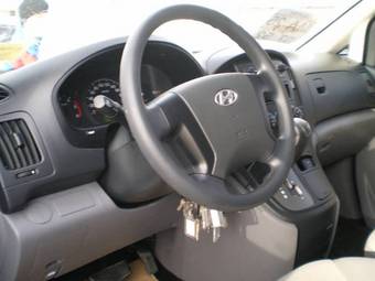 2008 Hyundai Starex Photos