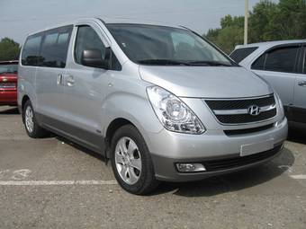 2008 Hyundai Starex Photos