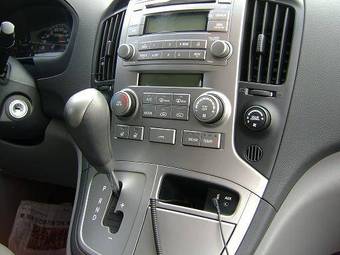 2008 Hyundai Starex Photos