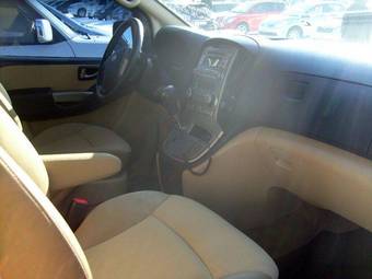 2008 Hyundai Starex Photos
